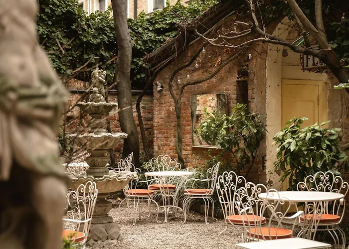 Hotel Flora - By Romanelli Family